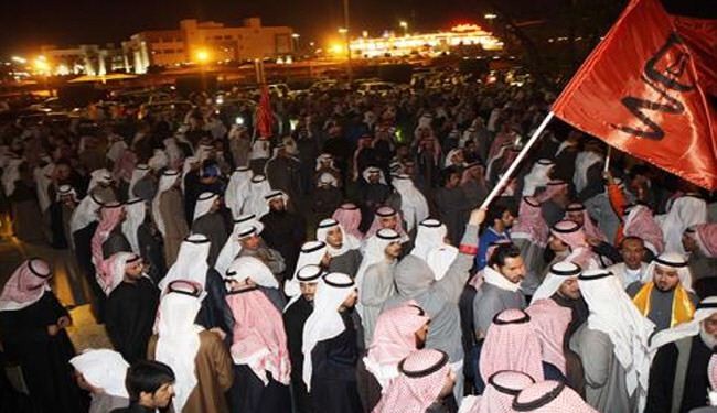 الآلاف يشاركون في مسيرة احتجاجية في الكويت