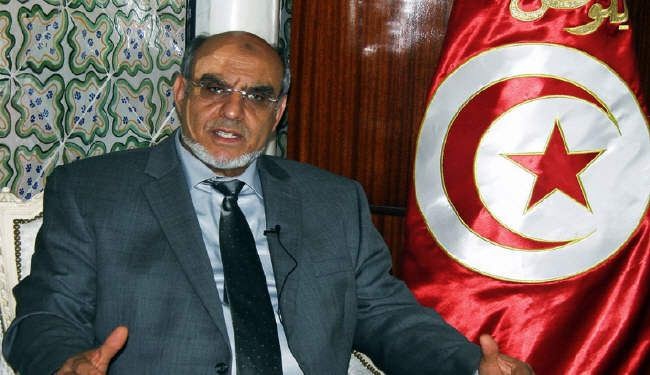 رئيس الوزراء التونسي يعلن حل الحكومة