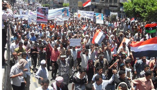 اتهامات لواشنطن والرياض بعرقلة ثورة اليمنيين