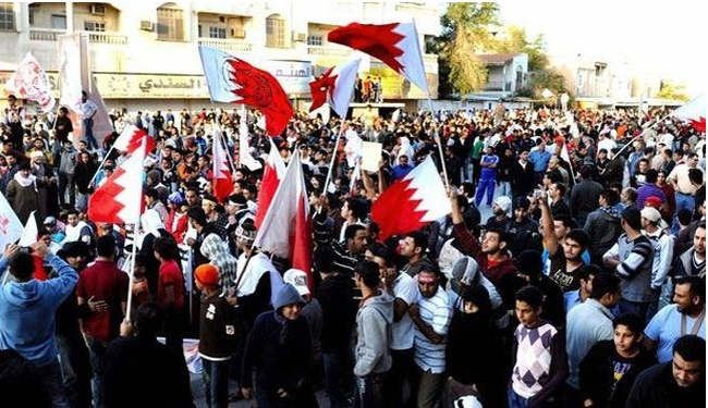 البحرينيون يطالبون بالتحول الديمقراطي في البلاد