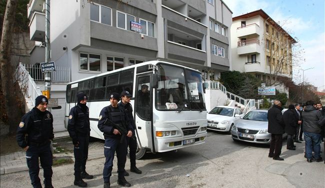 الشرطة التركية تشن حملة اعتقالات عقب تفجير انقرة