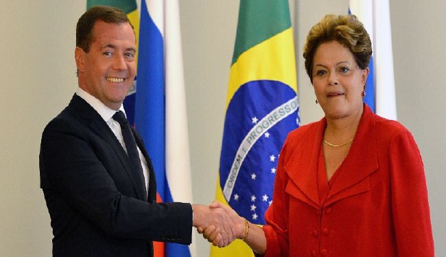 ميدفيديف في البرازيل لعقد صفقات عسكرية