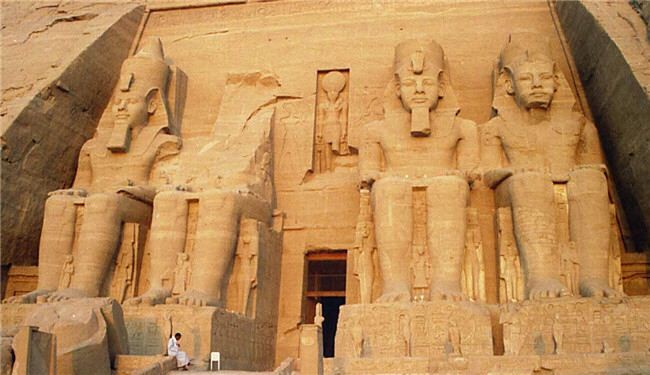 همایش ترویج اسلام سلفی در معبد فرعون!
