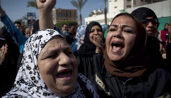 المئات يتظاهرون في بورسعيد مع استمرار الاضراب