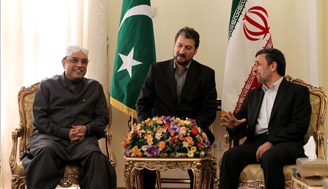 الرئيس الايراني يستقبل نظيره الباكستاني