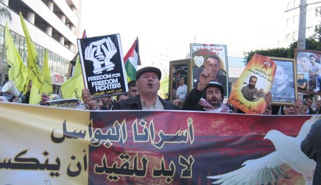 السلطة الفلسطينية ترفض إبعاد العيساوي والشراونة