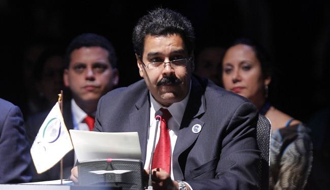 مادورو: تشافيز يعطي توجيهاته للحكومة من سريره