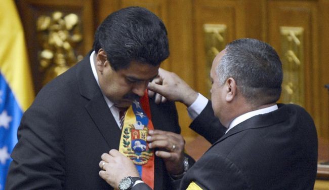 مادورو يؤدي اليمين الدستورية رئيسا مؤقتا لفنزويلا