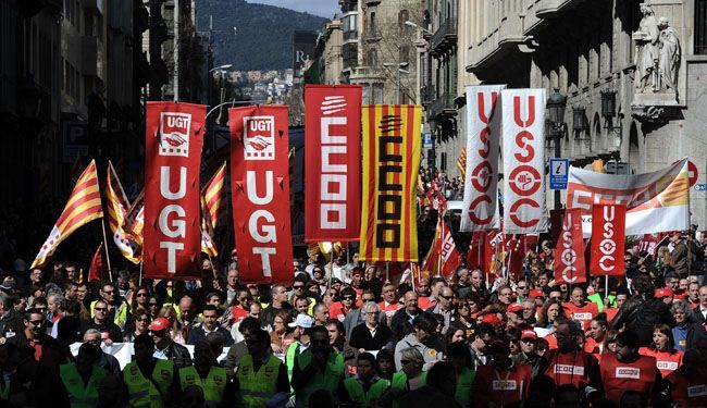 الأسبان يتظاهرون احتجاجا على ارتفاع البطالة