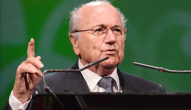 بلاتر يهنئ روراوة لإعادة انتخابه رئيساً للاتحاد الجزائري