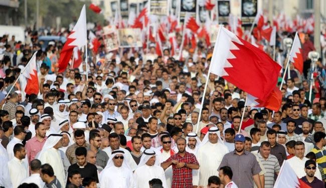 آلاف البحرينيين يطالبون بمشروع سياسي لحل الازمة
