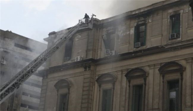 صدها پرونده در دادگاه جنوب قاهره در آتش سوخت