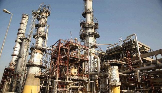 ایران تخطط لانتاج 70 ملیون لتر من البنزین یومیا