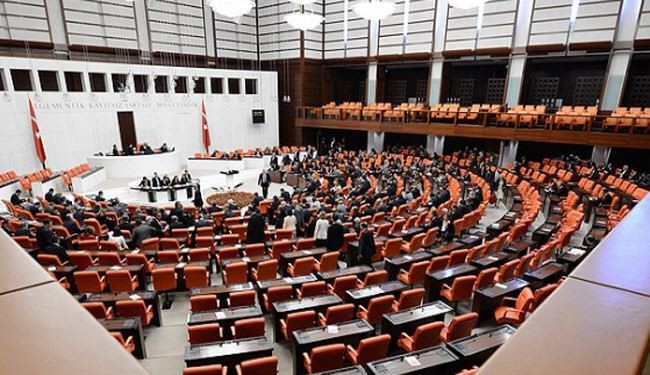 البرلمان التركي يقر تعديلا على قانون الارهاب