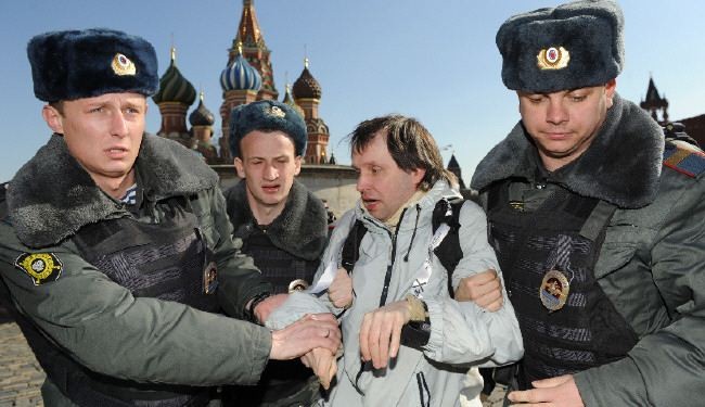 روسيا تعتقل 10 اشخاص حاولوا تنظيم احتجاج
