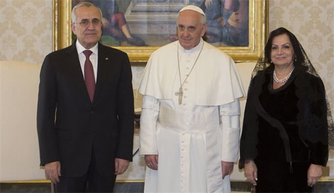 البابا يطلب مساعدة انسانية متزايدة للاجئين السوريين