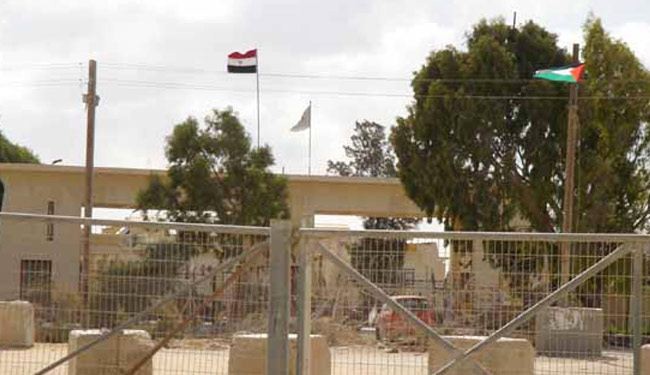 المخابرات المصرية تمنع نائبين فلسطينيين من السفر