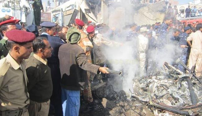 تحطم مقاتلة يمنية فوق حي سكني في اليمن