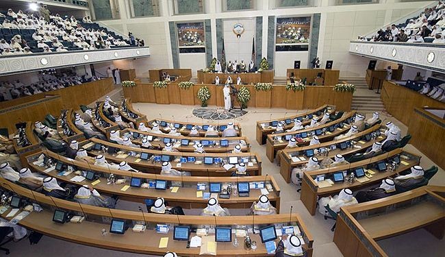استقالة وزراء حكومة الكويت اثر طلب استجواب للبرلمان