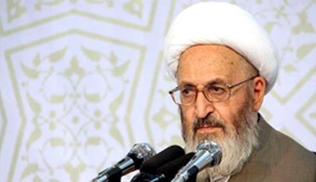 آية الله سبحاني يُحذر آل سعود من عواقب إعدام الشيخ النمر
