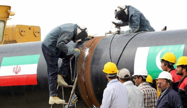 باكستان تـتابع مشروع نقل الغاز الایراني