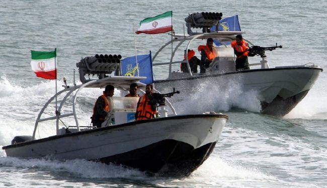 مناورات شاملة للحرس الثوري دفاعا عن الجزر الايرانية
