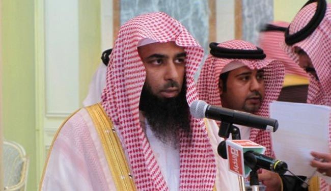 خطيب سعودي يهاجم المقاومة ويدافع عن بول الابل!
