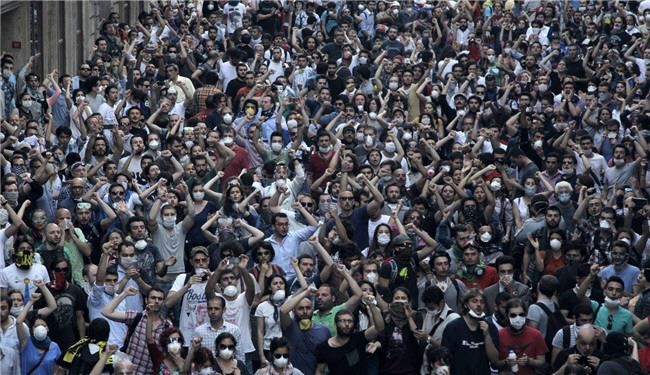 ادامه تظاهرات در استانبول برای سرنگونی اردوغان