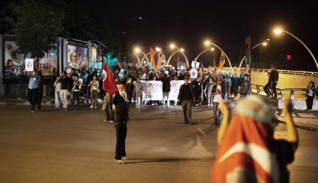 احتجاجات مستمرة للمطالبة بإسقاط الحكومة التركية