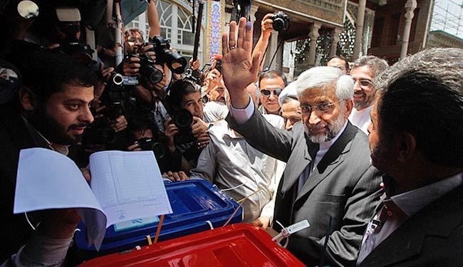 ايران.. المرشح جليلي يدلي بصوته في الانتخابات