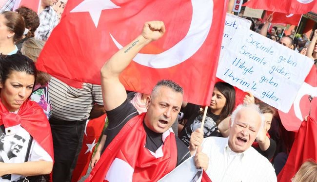 تظاهرات 80 هزار نفری ترک های آلمان علیه اردوغان