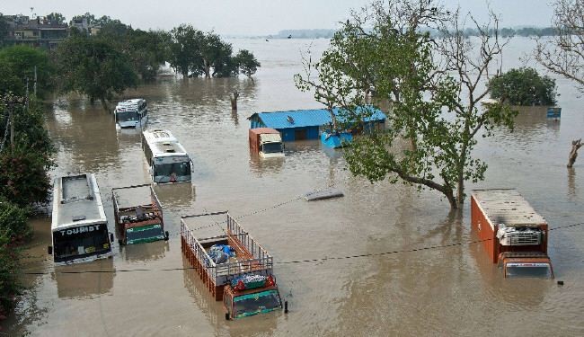 ألف قتيل في الفيضانات في موسم الامطار في الهند