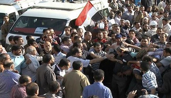 7 قتلى في اشتباكات بين انصار مرسي ومعارضيه