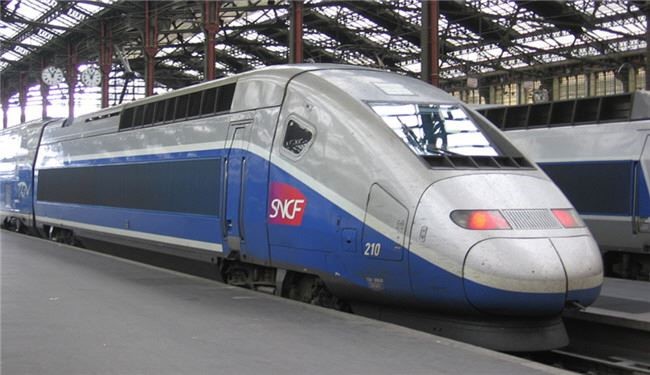 خروج مرگبار قطار از ریل درحومه پاریس