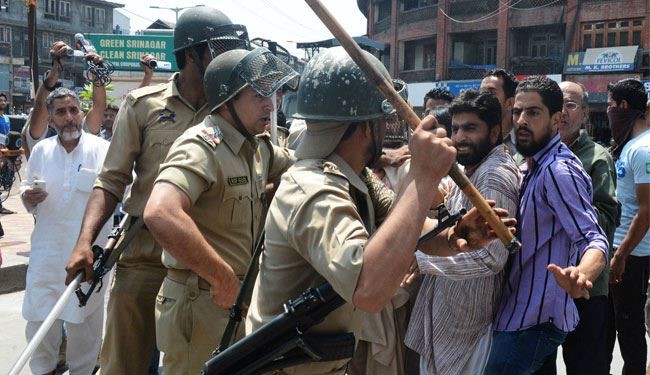 حظر التجوال في جامو وكشمير بعد مقتل متظاهرين