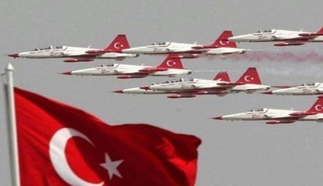 طائرات حربية تركية ترصد الحدود مع سوريا