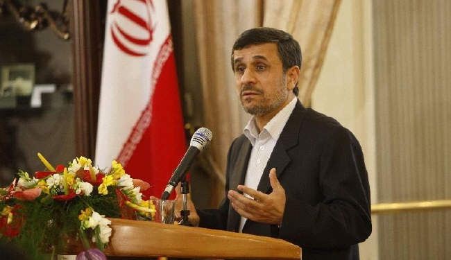 أحمدي نجاد: ما زلت مدینا للثورة والامام والشهداء