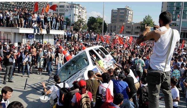 معترضان ترکیه قصد عقب نشینی ندارند