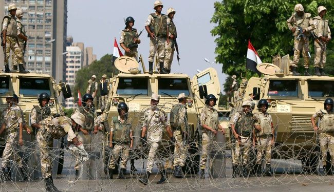 الامن المصري يوقيف 12 شخصا بحوزتهم اسلحة