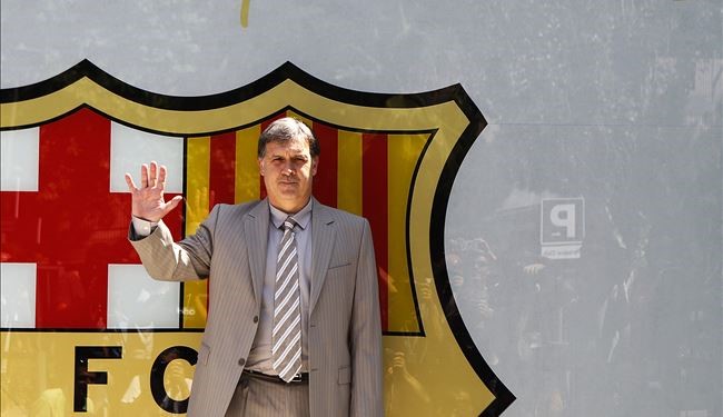 مارتينو يصل برشلونة لبدء مهامه مع العملاق الكتالوني