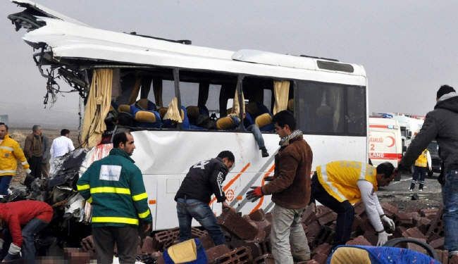 30 قتيلا في حادث سقوط حافلة ركاب في ايطاليا
