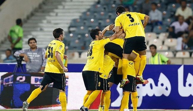 سباهان يسقط مضيفه استقلال 2-1 على ارضه