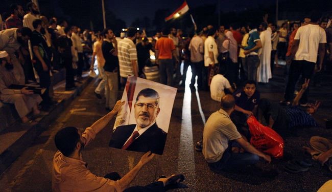 مصر:الداخلية تنذر و الاخوان يرفضون المغادرة