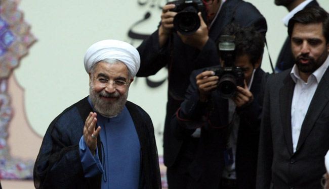 بالصور.. حسن روحاني يؤدي اليمين الدستورية رئيسا لإيران