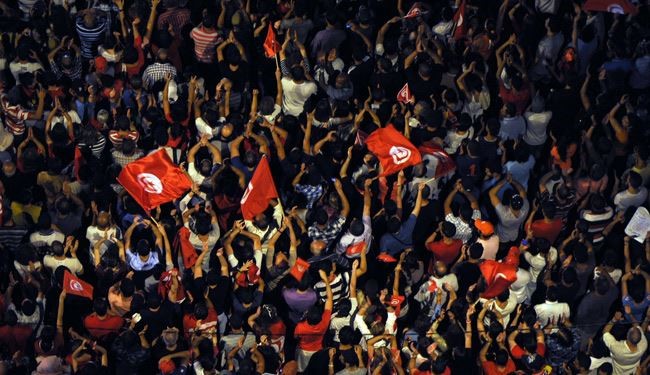 تونس:استقالة مستشار الرئيس و المعارضة تعلن التعبئة