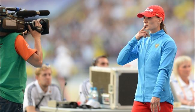 الروسية إيسينباييفا تحرز ذهبية القفز بالزانة