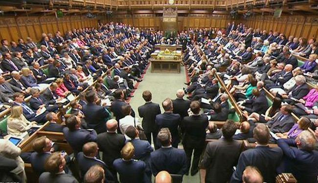 البرلمان البريطاني يسقط مشروع كاميرون بضرب سوريا