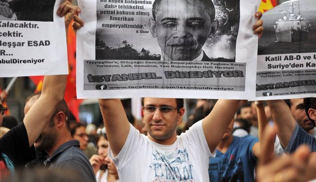الاتراك يتظاهرون باسطنبول ضد العدوان على سوريا