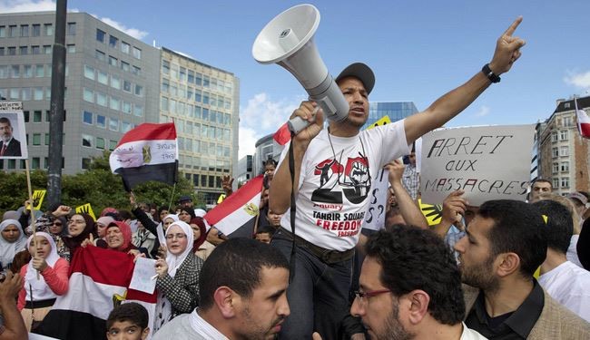 مصر بين الإحتجاجات والمبادرات