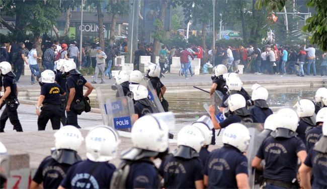 حكومة اردوغان لا تتوقف عن قمع المظاهرات